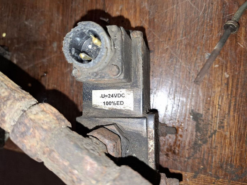 Volvo ZFLS / Herion - Cilindro hidráulico: foto 3 Volvo ZFLS / Herion - Cilindro hidráulico: foto 3