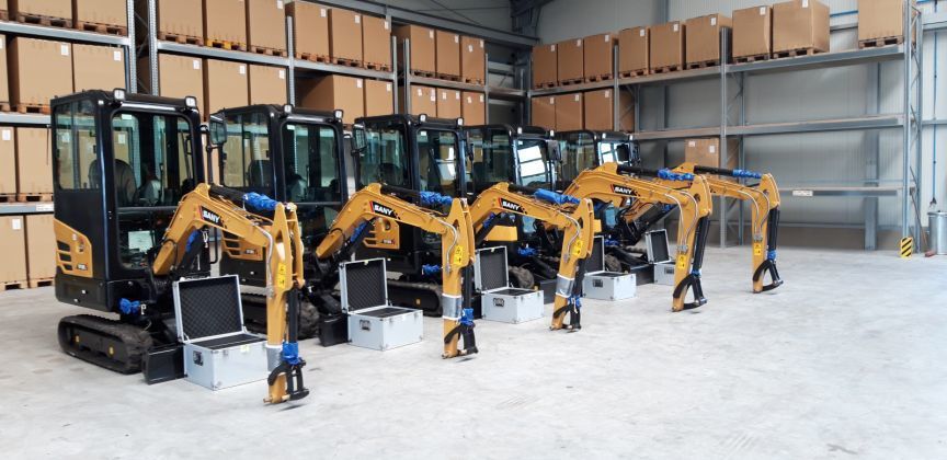 Sany SY18C SY18C - Mini escavadeira: foto 1 Sany SY18C SY18C - Mini escavadeira: foto 1