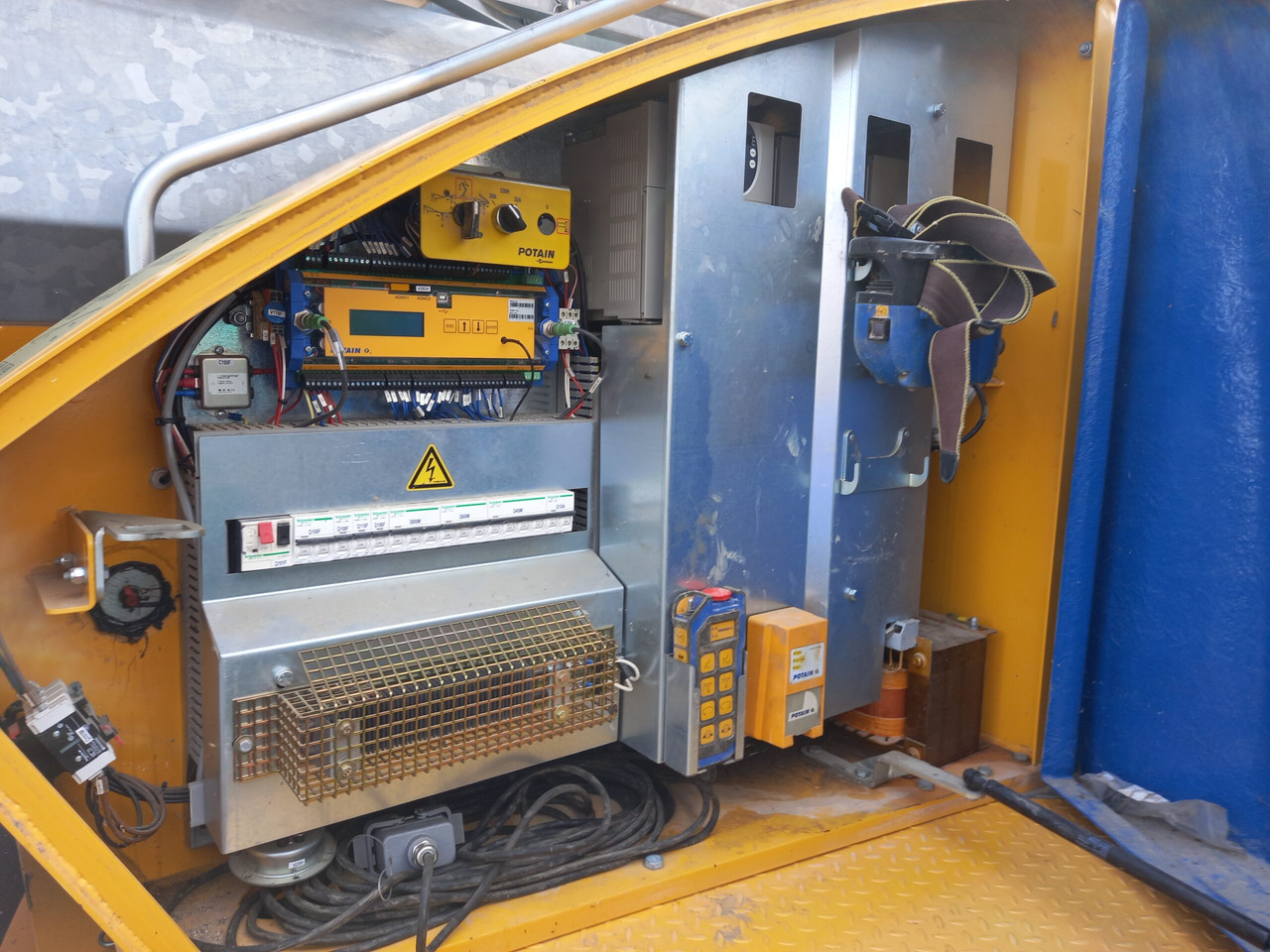 Grua automontante Potain IGO 22: foto 8