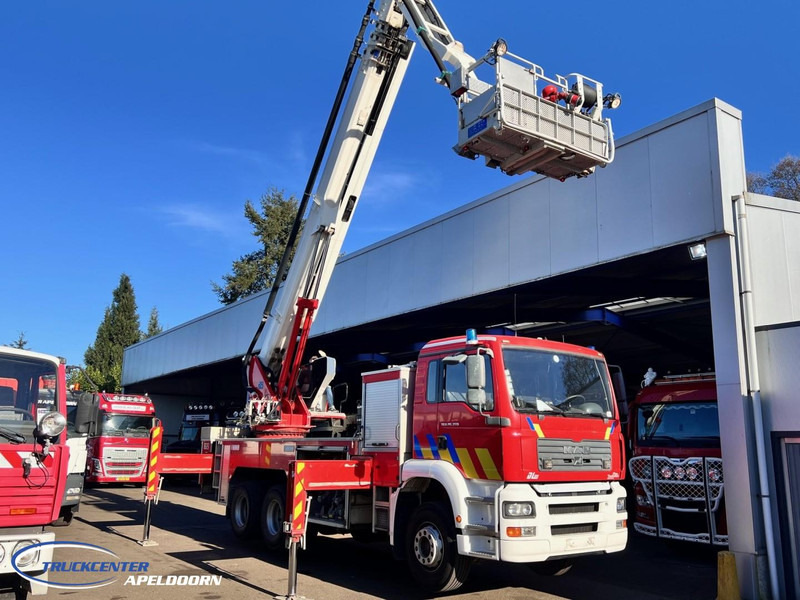 MAN TGA 26.350 Magirus ALP 320L = 32 meter, Waterpomp, 6x4, Bladgeveerd - Carro de bombeiro: foto 2 MAN TGA 26.350 Magirus ALP 320L = 32 meter, Waterpomp, 6x4, Bladgeveerd - Carro de bombeiro: foto 2