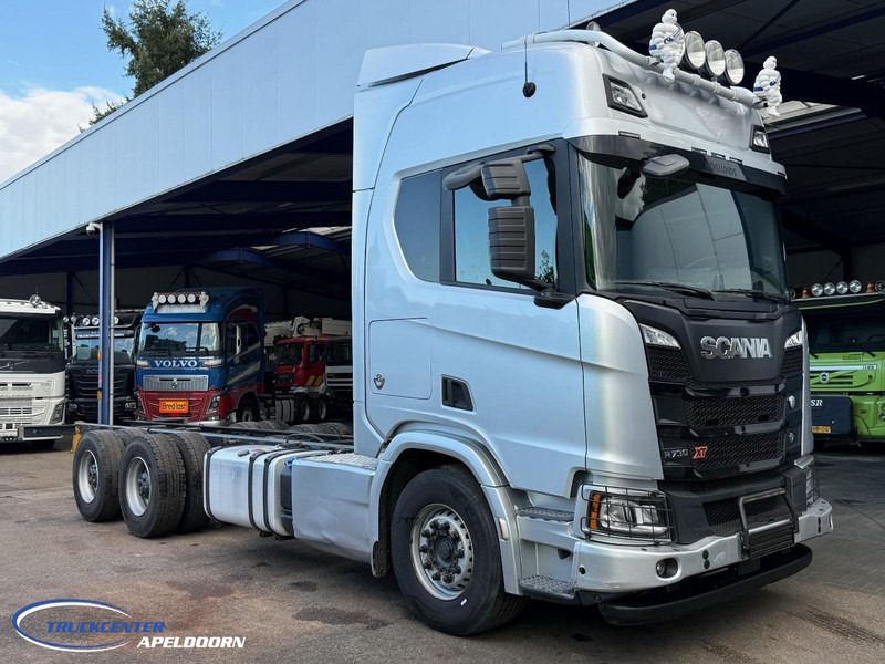 Scania R730 XT NGS V8 6x4 Naafreductie, Retarder, PTO - Camião chassi: foto 1 Scania R730 XT NGS V8 6x4 Naafreductie, Retarder, PTO - Camião chassi: foto 1