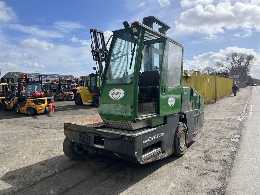 Combilift C5000SL - Empilhador lateral: foto 1 Combilift C5000SL - Empilhador lateral: foto 1