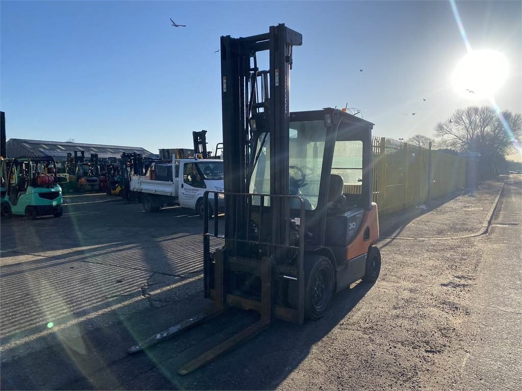 Doosan D30S-5 - Empilhador a diesel: foto 2 Doosan D30S-5 - Empilhador a diesel: foto 2
