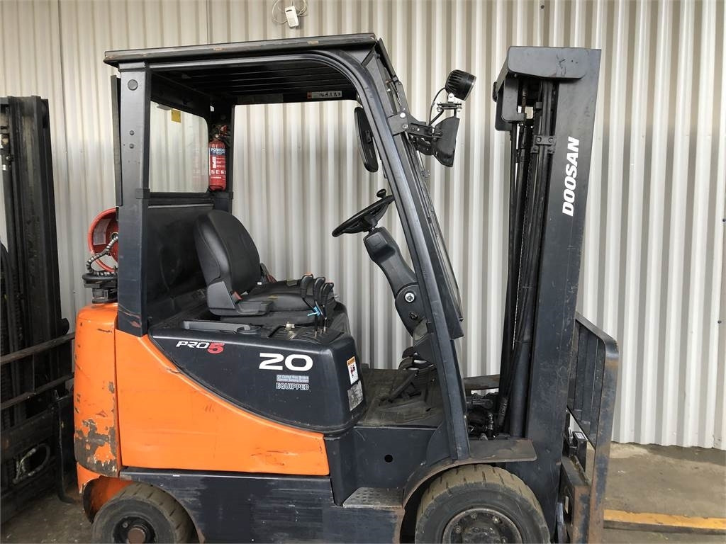 Doosan G20 SC-5 - Empilhador a gás: foto 3 Doosan G20 SC-5 - Empilhador a gás: foto 3
