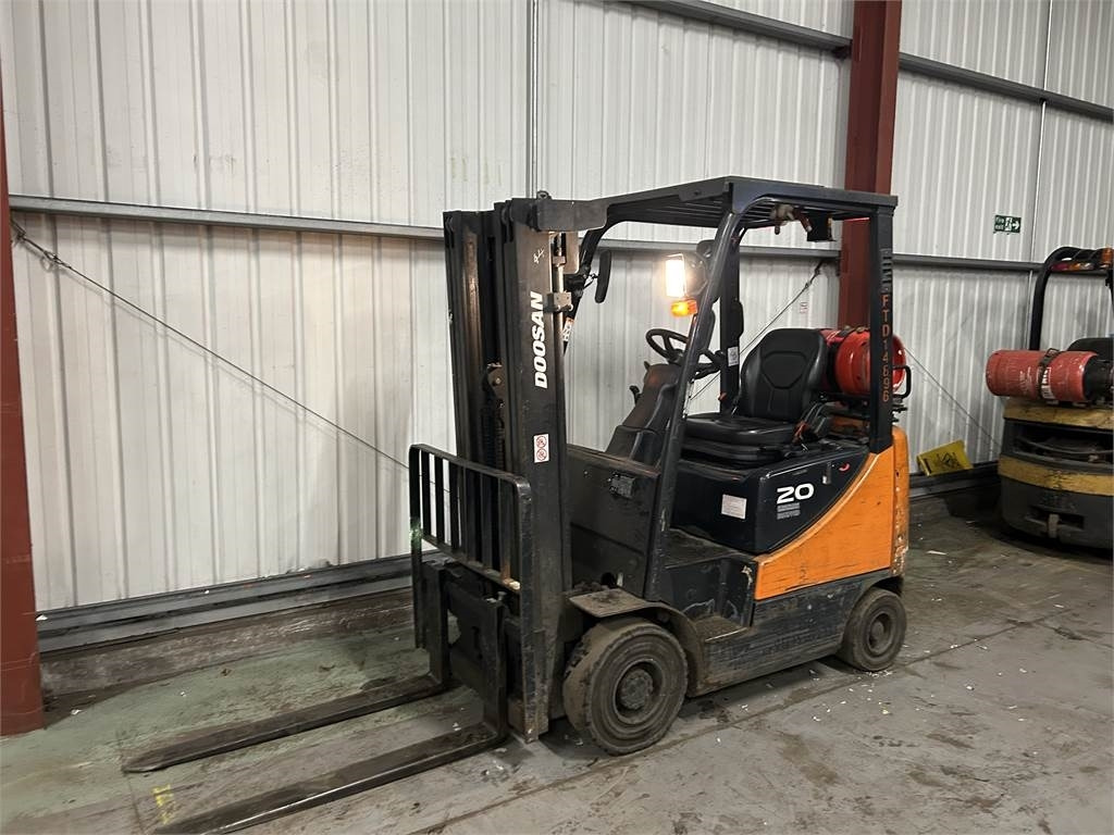 Doosan G20SC-5 - Empilhador a gás: foto 2 Doosan G20SC-5 - Empilhador a gás: foto 2