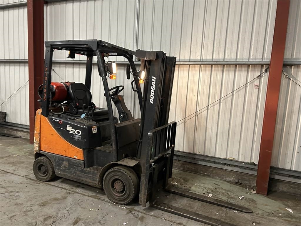 Doosan G20SC-5 - Empilhador a gás: foto 4 Doosan G20SC-5 - Empilhador a gás: foto 4