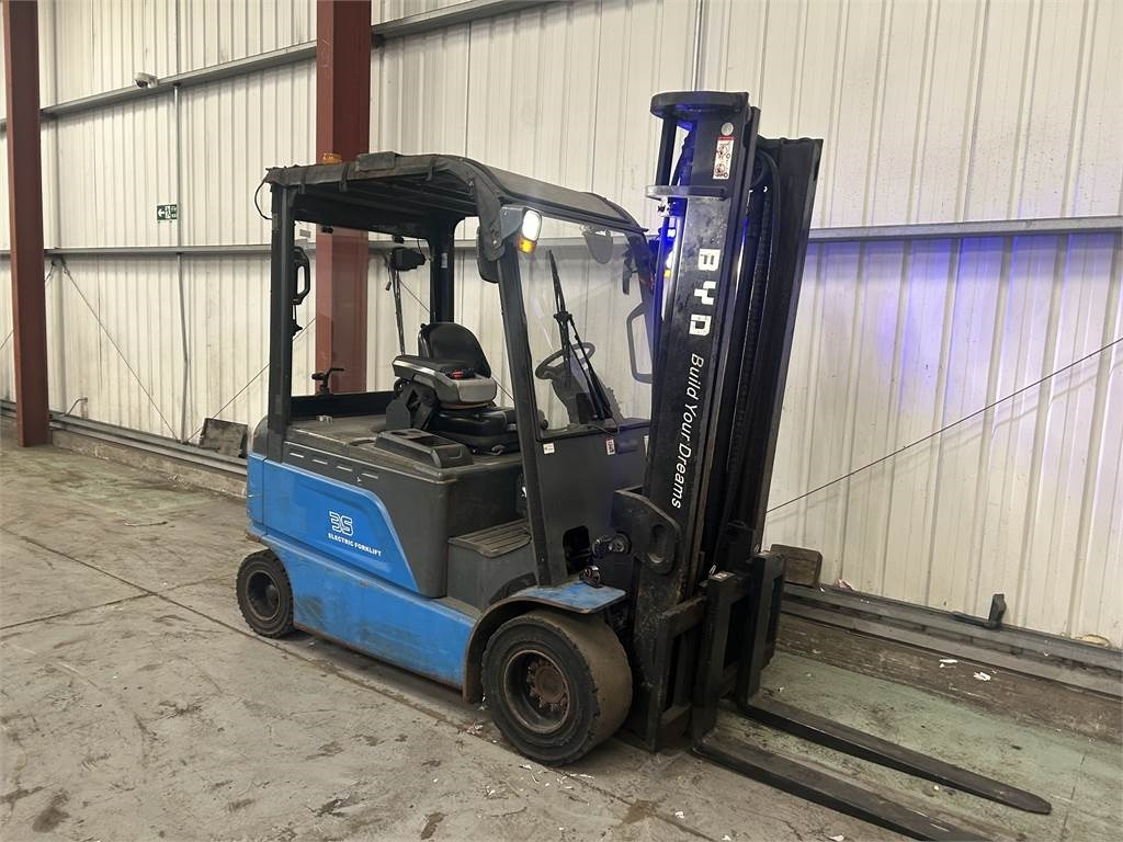 ECB35C - Empilhador elétrico: foto 4 ECB35C - Empilhador elétrico: foto 4