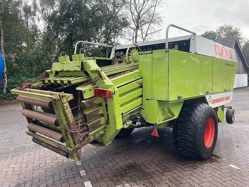 Claas Quadrant 1200 - Enfardadeira de fardos quadrados: foto 5 Claas Quadrant 1200 - Enfardadeira de fardos quadrados: foto 5