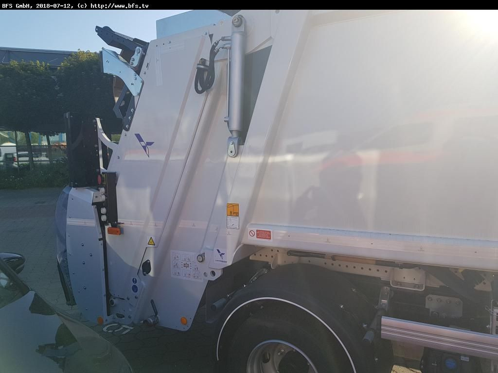 FUSO Canter 9C18 AMT 4x2 HS HL 8,5 t Olympus M - Caminhão de lixo: foto 2 FUSO Canter 9C18 AMT 4x2 HS HL 8,5 t Olympus M - Caminhão de lixo: foto 2