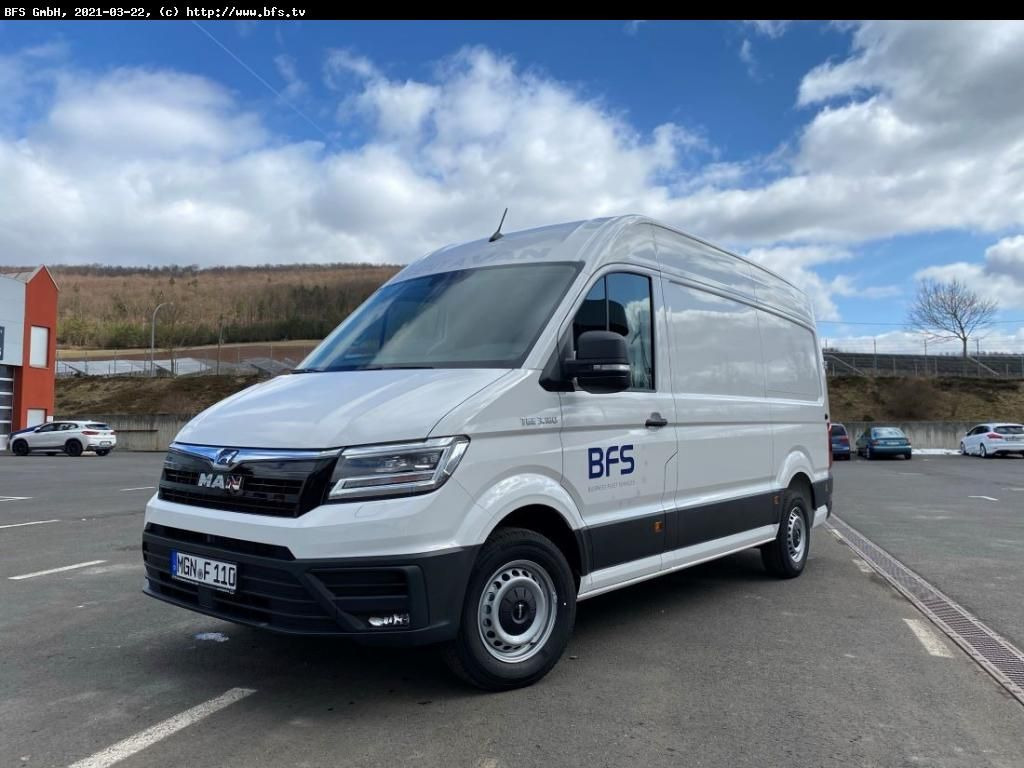 MAN TGE 3.180 4x2 F SB Frontantrieb/ 3 Sitzer, Autom - Furgão: foto 1 MAN TGE 3.180 4x2 F SB Frontantrieb/ 3 Sitzer, Autom - Furgão: foto 1