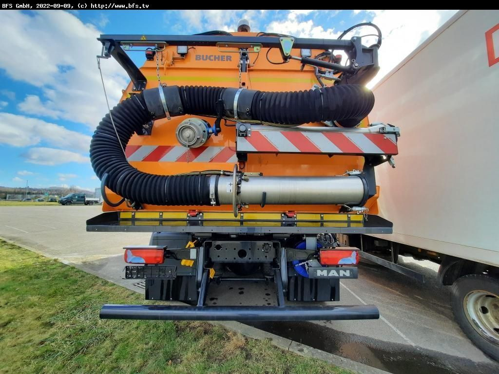 MAN TGS 18.420 4X2 BL Bucher OF 8000 TWIN beidseitig - Varredora urbana: foto 3 MAN TGS 18.420 4X2 BL Bucher OF 8000 TWIN beidseitig - Varredora urbana: foto 3
