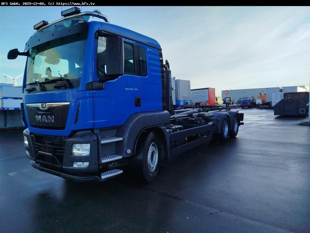 MAN TGS 26.500 6x4 BL Unfall-Fahrzeug! Instandgesetz - Camião polibenne: foto 3 MAN TGS 26.500 6x4 BL Unfall-Fahrzeug! Instandgesetz - Camião polibenne: foto 3