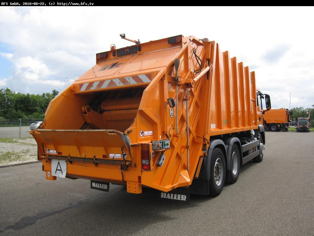 MAN TGS 28.320 6x2-4 BL Sperrmüll Haller M21 x1 C oh - Caminhão de lixo: foto 2 MAN TGS 28.320 6x2-4 BL Sperrmüll Haller M21 x1 C oh - Caminhão de lixo: foto 2