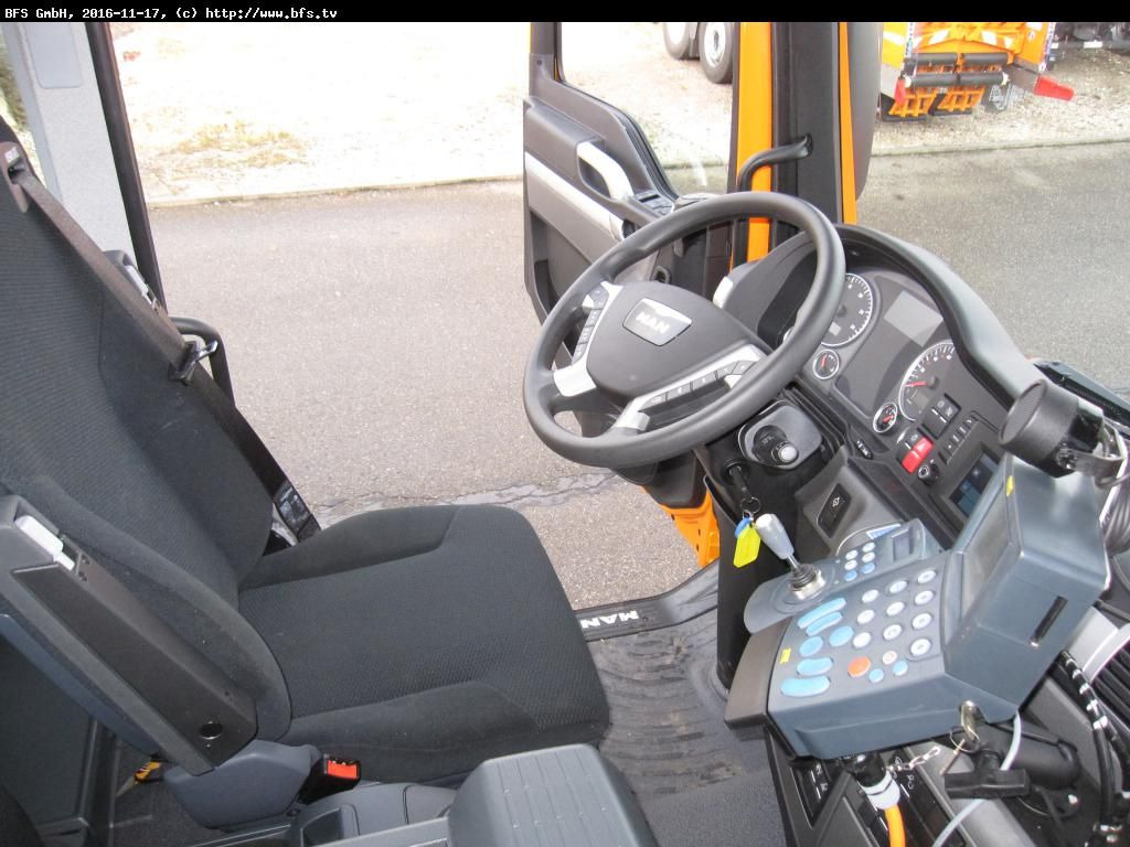 MAN TGS 28.480 6X4-4 BL Euro6, Winterdienst, Bordmat - Camião basculante: foto 4 MAN TGS 28.480 6X4-4 BL Euro6, Winterdienst, Bordmat - Camião basculante: foto 4