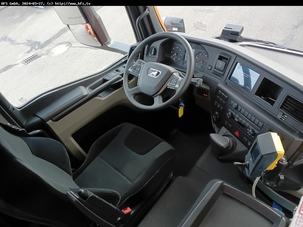 MAN TGS (TG3) 28.510 6x4-4 BL CH WiDi Fassi 15mt - Camião basculante: foto 4 MAN TGS (TG3) 28.510 6x4-4 BL CH WiDi Fassi 15mt - Camião basculante: foto 4