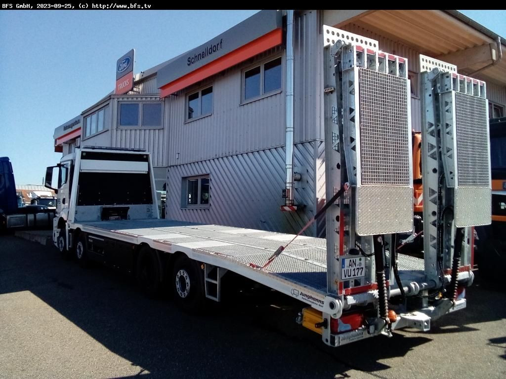 MAN TGS (TG3) 35.430 8x2-6 BL CH Plattform Aufbau mi - Caminhão reboque: foto 2 MAN TGS (TG3) 35.430 8x2-6 BL CH Plattform Aufbau mi - Caminhão reboque: foto 2