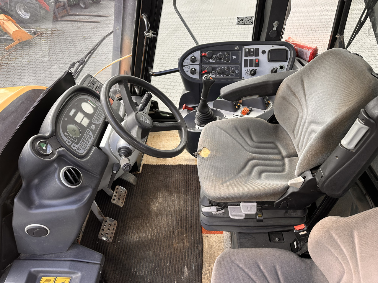 JCB FASTRAC 3230 - Trator: foto 5 JCB FASTRAC 3230 - Trator: foto 5
