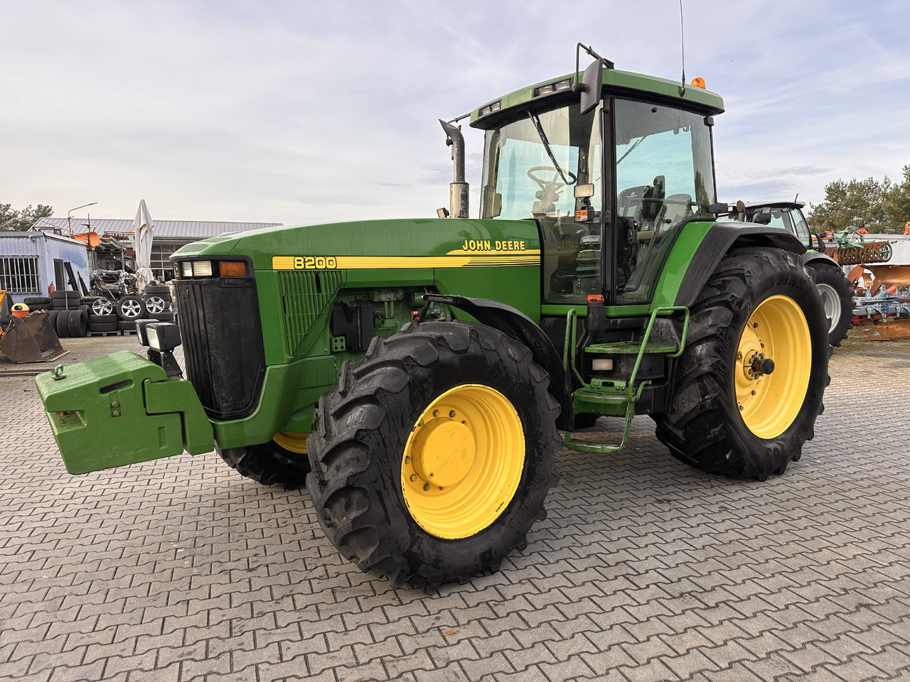 John Deere 8200 PowerShift 8.1 - Trator: foto 2 John Deere 8200 PowerShift 8.1 - Trator: foto 2