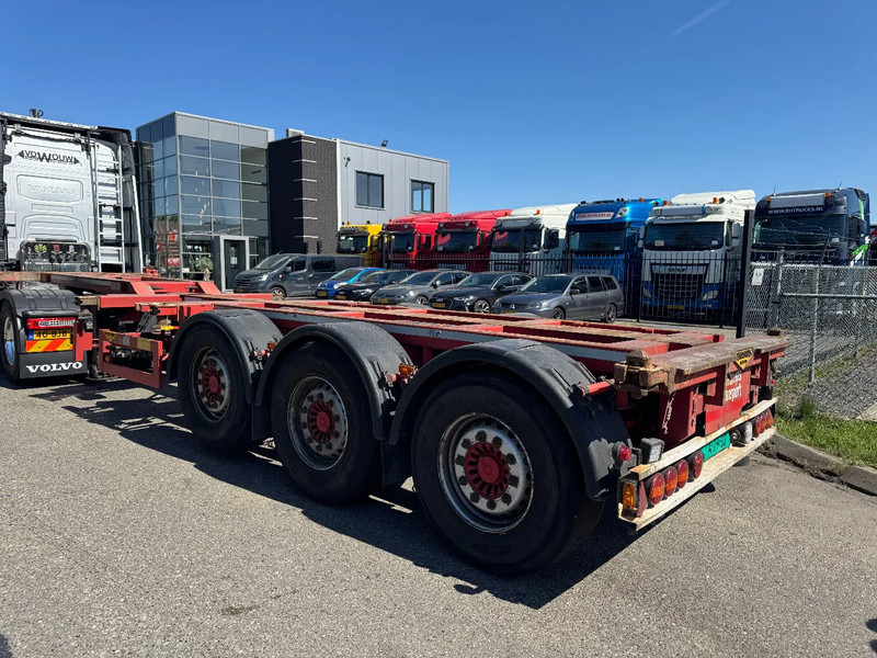Broshuis 3 UCC-39/45 EU - 3 AXLE SAF + LIFTING AXLE - Semi-reboque transportador de contêineres/ Caixa móvel: foto 4 Broshuis 3 UCC-39/45 EU - 3 AXLE SAF + LIFTING AXLE - Semi-reboque transportador de contêineres/ Caixa móvel: foto 4