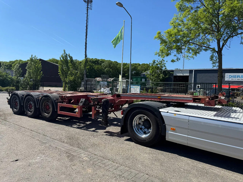 Broshuis 3 UCC-39/45 EU - 3 AXLE SAF + LIFTING AXLE - Semi-reboque transportador de contêineres/ Caixa móvel: foto 1 Broshuis 3 UCC-39/45 EU - 3 AXLE SAF + LIFTING AXLE - Semi-reboque transportador de contêineres/ Caixa móvel: foto 1