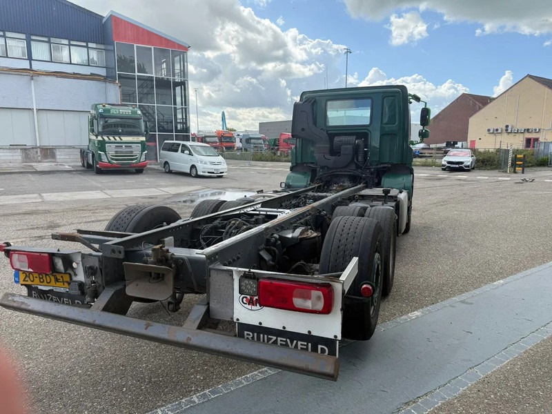 DAF CF 400 6X2 EURO 6 - ONLY 689.209 KM + STEERING AXLE - Camião chassi: foto 3 DAF CF 400 6X2 EURO 6 - ONLY 689.209 KM + STEERING AXLE - Camião chassi: foto 3