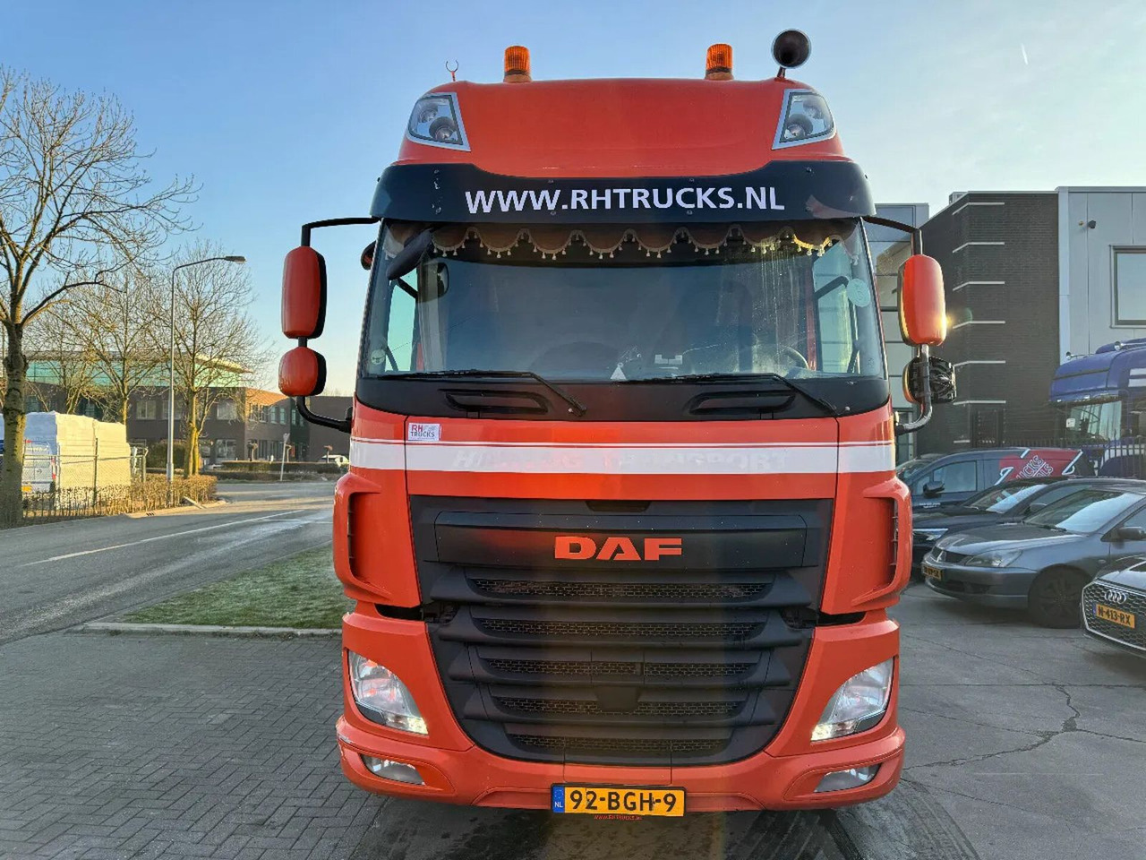 DAF CF 460 4X2 EURO 6 DHOLLANDIA LIFT 2000 KG TÜV TI DAF CF 460 4X2 EURO 6 DHOLLANDIA LIFT 2000 KG TÜV TI - Camião de lona: foto 2 DAF CF 460 4X2 EURO 6 DHOLLANDIA LIFT 2000 KG TÜV TI DAF CF 460 4X2 EURO 6 DHOLLANDIA LIFT 2000 KG TÜV TI - Camião de lona: foto 2