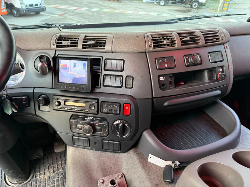 Locação financeira de DAF CF 530 8X4 - FULL STEEL SUSP. - BIG AXLES + HYVA TIPPER DAF CF 530 8X4 - FULL STEEL SUSP. - BIG AXLES + HYVA TIPPER: foto 16