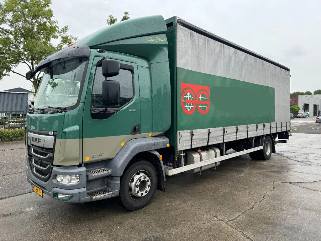 DAF LF 260 4X2 16T DHOLLANDIA LOAD LIFT + TÜV TILL 0 - Camião de lona: foto 1 DAF LF 260 4X2 16T DHOLLANDIA LOAD LIFT + TÜV TILL 0 - Camião de lona: foto 1