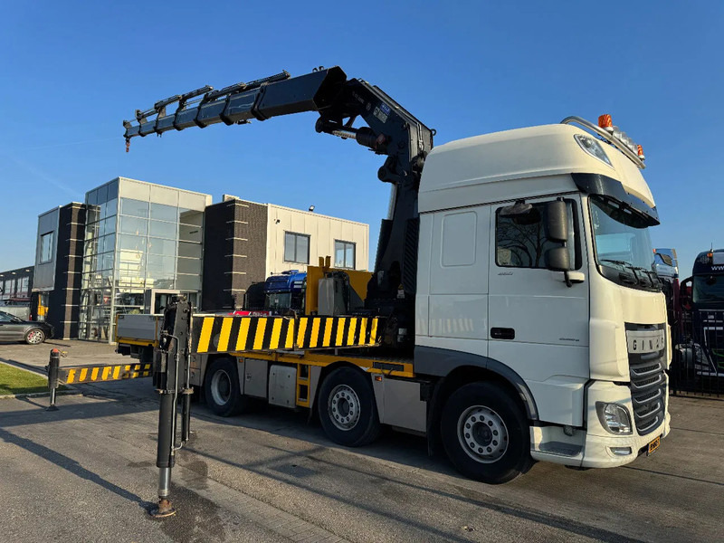 DAF XF 460 8X2 - EURO 6 + HIAB 855 EP-6 + REMOTE + STEERING AXLE - Camião de caixa aberta/ Plataforma, Camião grua: foto 1 DAF XF 460 8X2 - EURO 6 + HIAB 855 EP-6 + REMOTE + STEERING AXLE - Camião de caixa aberta/ Plataforma, Camião grua: foto 1