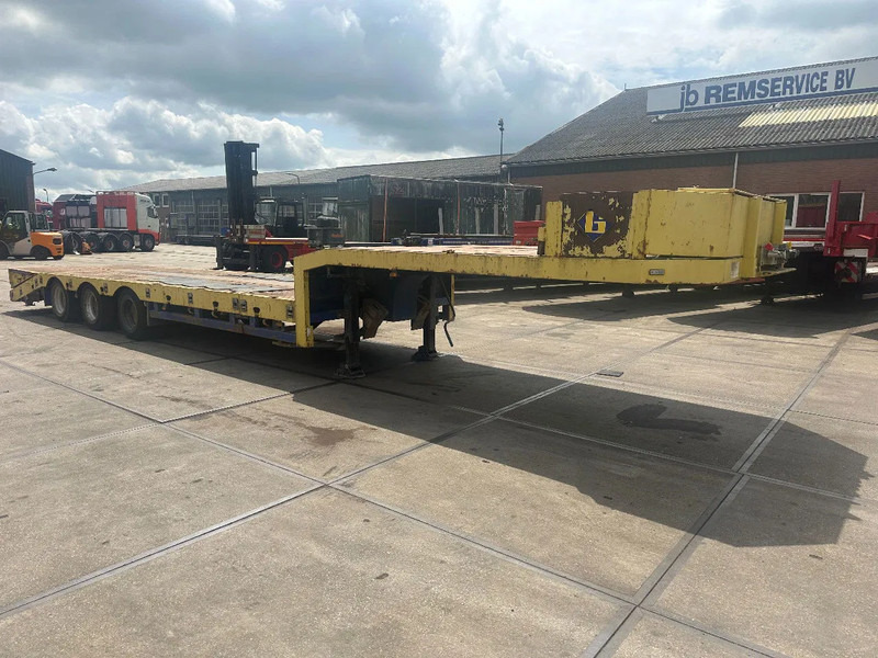 ES-GE 3 SOU-1N, LAST AXLE STEERING, 4 M EXTENDABLE , HYDRAULICS RAMPS - Semi-reboque baixa: foto 2 ES-GE 3 SOU-1N, LAST AXLE STEERING, 4 M EXTENDABLE , HYDRAULICS RAMPS - Semi-reboque baixa: foto 2