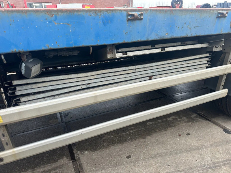Floor MET HIAB R165-F2, LAATSTE 2 ASSEN GESTUURD - Semi-reboque plataforma/ Caixa aberta: foto 4 Floor MET HIAB R165-F2, LAATSTE 2 ASSEN GESTUURD - Semi-reboque plataforma/ Caixa aberta: foto 4