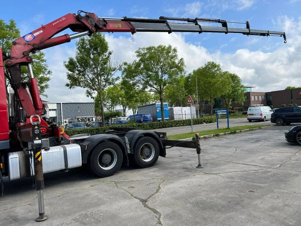 HMF 4220 K6 + REMOTE CTRL - 4 OUTRIGGERS 4220 K6 - Grua para camião para Camião: foto 1 HMF 4220 K6 + REMOTE CTRL - 4 OUTRIGGERS 4220 K6 - Grua para camião para Camião: foto 1