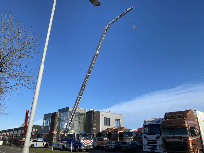 Iveco EuroCargo 90 E18 - EURO 5 + KLAAS ALU-KRAN 30 METER MET REMOTE - Camião grua: foto 4 Iveco EuroCargo 90 E18 - EURO 5 + KLAAS ALU-KRAN 30 METER MET REMOTE - Camião grua: foto 4