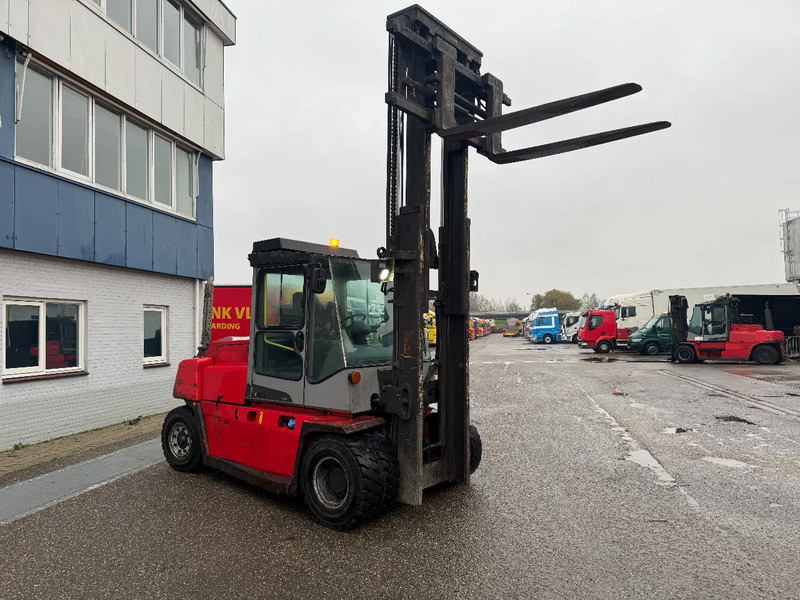 Kalmar DCF 80-9 8000 KG 2 STAGE MAST FORK POSITIONER DIESEL - Empilhador a diesel: foto 4 Kalmar DCF 80-9 8000 KG 2 STAGE MAST FORK POSITIONER DIESEL - Empilhador a diesel: foto 4