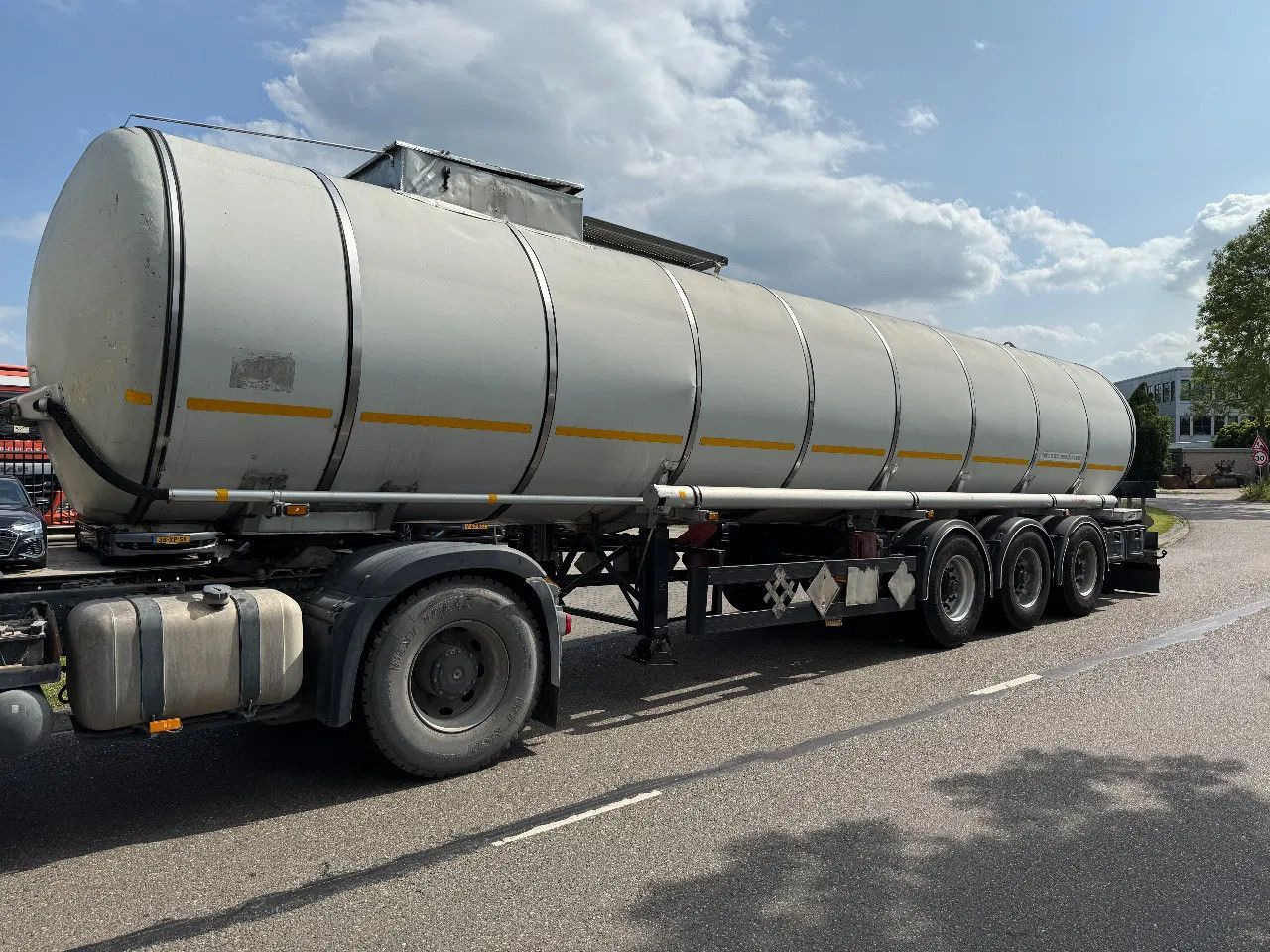 Kässbohrer BITUM - 32000 LITER - 1 COMP. - Semi-reboque cisterna: foto 1 Kässbohrer BITUM - 32000 LITER - 1 COMP. - Semi-reboque cisterna: foto 1