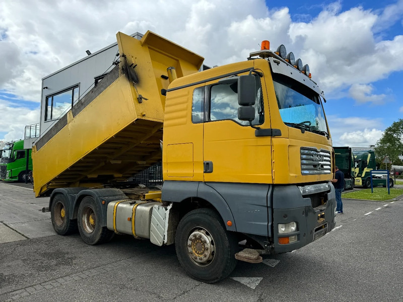 MAN TGA 26.530 6X4 MANUAL 3 PEDALS TIPPER KIPPER - Camião basculante: foto 2 MAN TGA 26.530 6X4 MANUAL 3 PEDALS TIPPER KIPPER - Camião basculante: foto 2