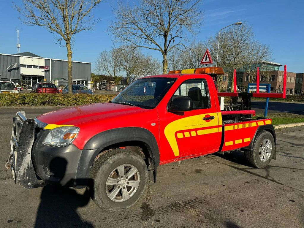 Mazda BT-50 4X4 + TOW TRUCK + DOUBLE WINCH + REMOTE - Caminhão reboque: foto 1 Mazda BT-50 4X4 + TOW TRUCK + DOUBLE WINCH + REMOTE - Caminhão reboque: foto 1