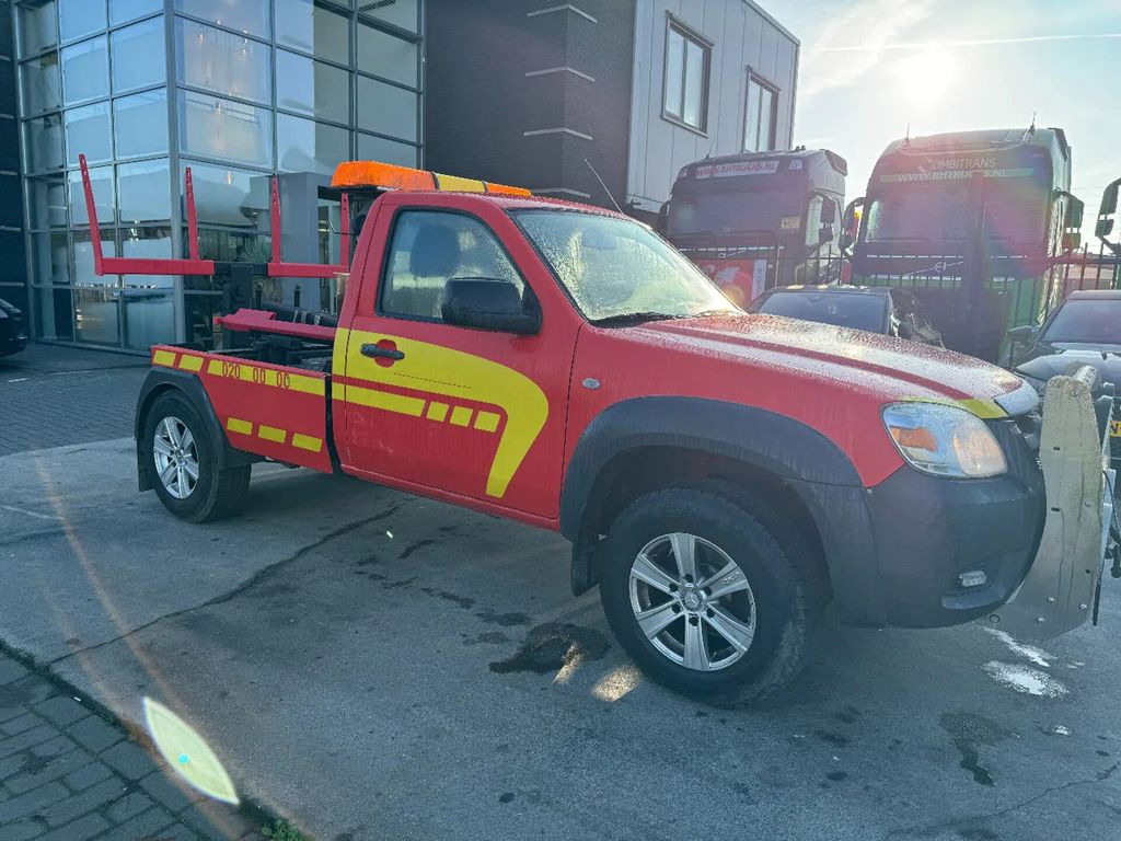 Mazda BT-50 4X4 + TOW TRUCK + DOUBLE WINCH + REMOTE - Caminhão reboque: foto 3 Mazda BT-50 4X4 + TOW TRUCK + DOUBLE WINCH + REMOTE - Caminhão reboque: foto 3