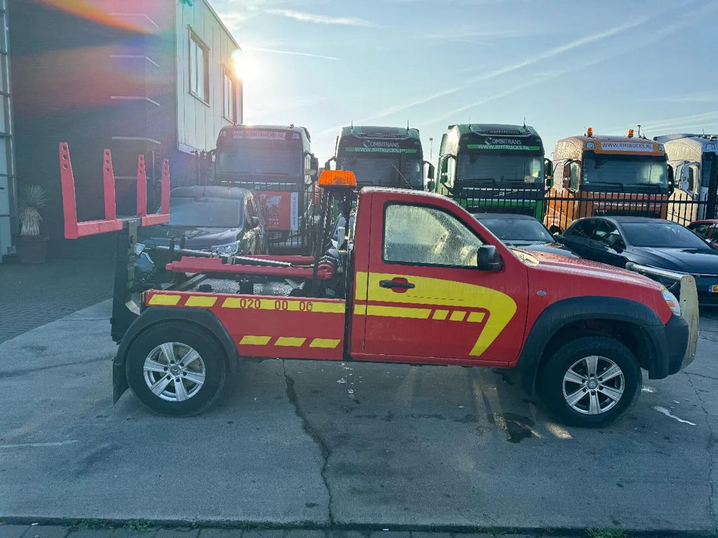Mazda BT-50 4X4 + TOW TRUCK + DOUBLE WINCH + REMOTE - Caminhão reboque: foto 4 Mazda BT-50 4X4 + TOW TRUCK + DOUBLE WINCH + REMOTE - Caminhão reboque: foto 4