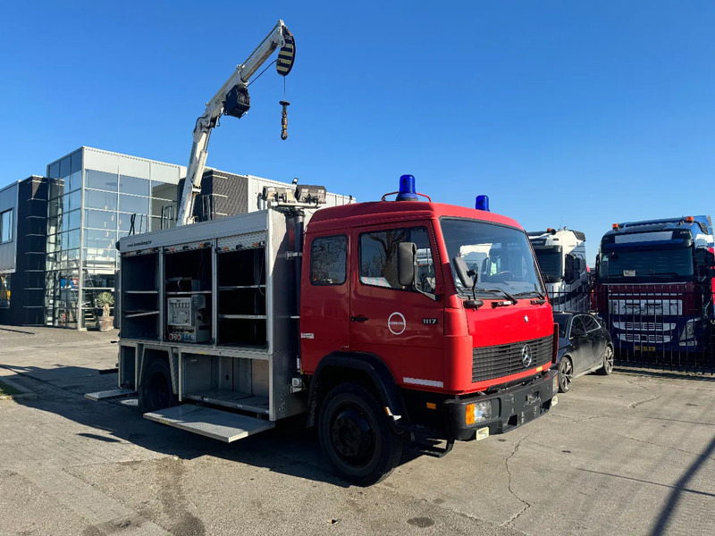 Mercedes-Benz 1117 4X2 FIRE TRUCK HIAB 050A ONLY 105787 KM - Carro de bombeiro: foto 2 Mercedes-Benz 1117 4X2 FIRE TRUCK HIAB 050A ONLY 105787 KM - Carro de bombeiro: foto 2