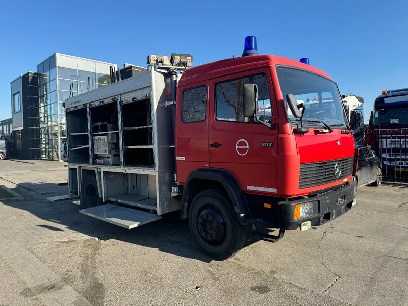 Mercedes-Benz 1117 4X2 FIRE TRUCK HIAB 050A ONLY 105787 KM - Carro de bombeiro: foto 5 Mercedes-Benz 1117 4X2 FIRE TRUCK HIAB 050A ONLY 105787 KM - Carro de bombeiro: foto 5