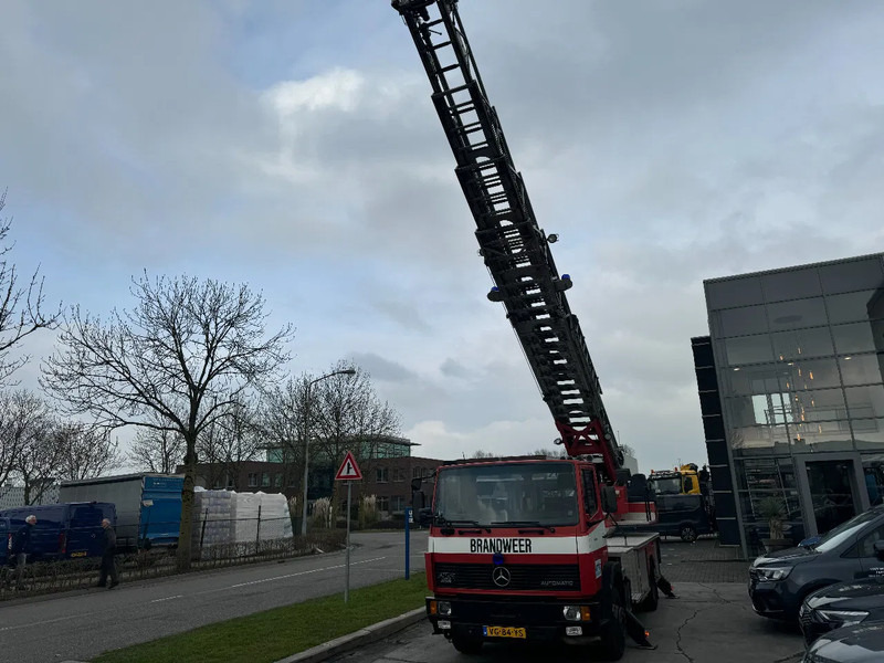 Mercedes-Benz 1120 OF MAGIRUS 24 METER + KORF + SLANGS - Carro de bombeiro: foto 3 Mercedes-Benz 1120 OF MAGIRUS 24 METER + KORF + SLANGS - Carro de bombeiro: foto 3