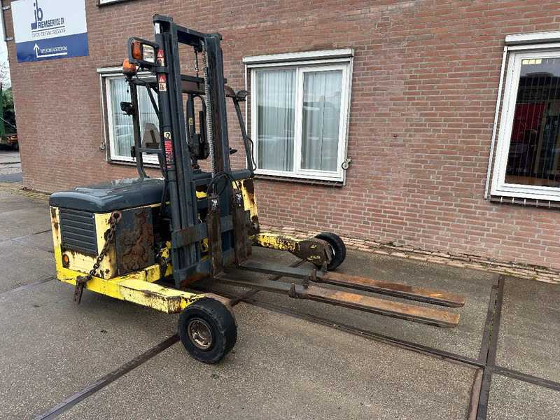 Moffett M4 25.3 2,5 TON SIDESHIFT DIESEL MEENEEMHEFTRUCK - Empilhador montado em camião: foto 5 Moffett M4 25.3 2,5 TON SIDESHIFT DIESEL MEENEEMHEFTRUCK - Empilhador montado em camião: foto 5