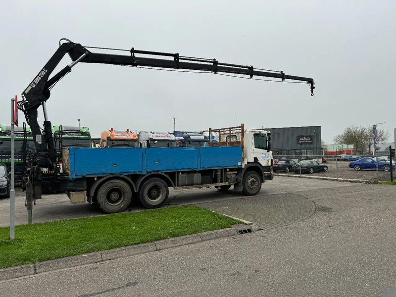 Scania P124-360 6X4 EURO 2 HIAB 200 C-5 ALL 2000 - Camião de caixa aberta/ Plataforma, Camião grua: foto 3 Scania P124-360 6X4 EURO 2 HIAB 200 C-5 ALL 2000 - Camião de caixa aberta/ Plataforma, Camião grua: foto 3