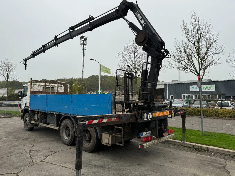 Scania P124-360 6X4 EURO 2 HIAB 200 C-5 ALL 2000 - Camião grua: foto 4 Scania P124-360 6X4 EURO 2 HIAB 200 C-5 ALL 2000 - Camião grua: foto 4