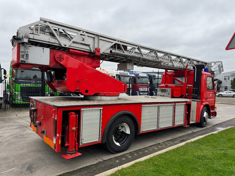 Scania P82 4X2 - FIRE TRUCK - 30M LIFT - Carro de bombeiro: foto 4 Scania P82 4X2 - FIRE TRUCK - 30M LIFT - Carro de bombeiro: foto 4