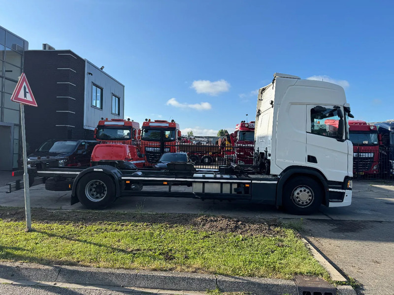 Scania R410 EURO 6 NGS BDF CHASSIS - Camião transportador de contêineres/ Caixa móvel: foto 4 Scania R410 EURO 6 NGS BDF CHASSIS - Camião transportador de contêineres/ Caixa móvel: foto 4