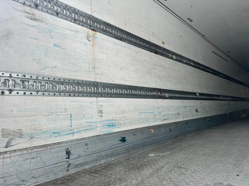 Schmitz Cargobull THERMO KING SLXE200 BPW AXLE - Semi-reboque frigorífico: foto 4 Schmitz Cargobull THERMO KING SLXE200 BPW AXLE - Semi-reboque frigorífico: foto 4