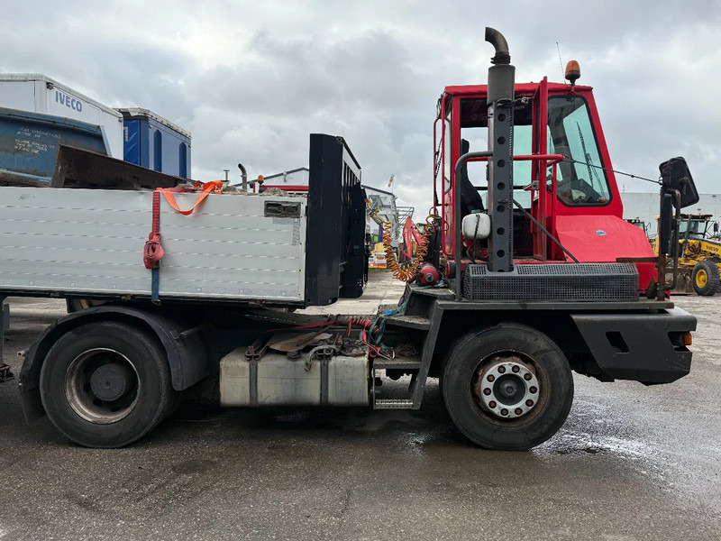 Terberg YT 180 4X2 - HUB REDUCTION + NL REGISTRATION! - Tractor de terminal: foto 4 Terberg YT 180 4X2 - HUB REDUCTION + NL REGISTRATION! - Tractor de terminal: foto 4