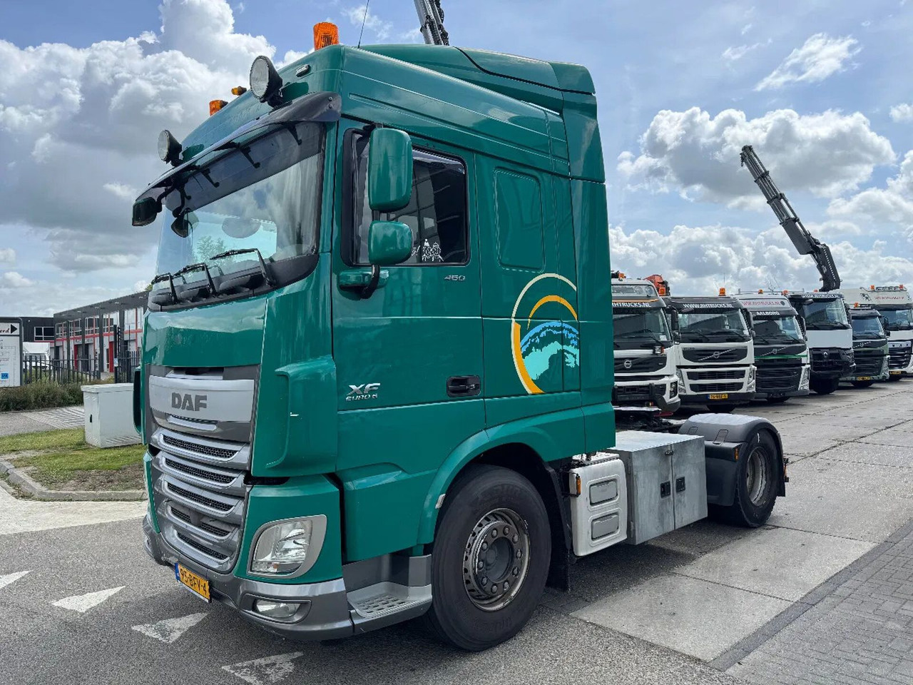 DAF XF 460 4X2 EURO 6 TÜV TILL 02-26 - Tractor: foto 1 DAF XF 460 4X2 EURO 6 TÜV TILL 02-26 - Tractor: foto 1
